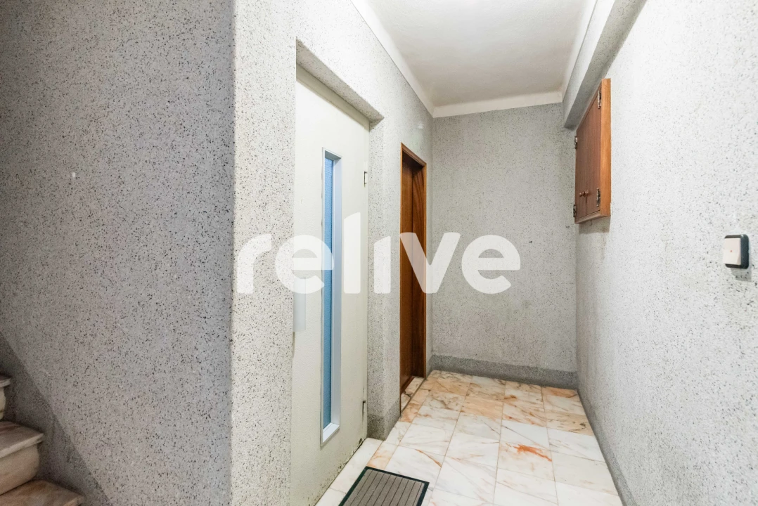 Apartamento T2 para Venda em Queluz e Belas Foto 19