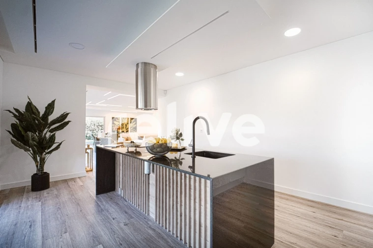 Moradia T4 para Venda em Charneca de Caparica e Sobreda Foto 11