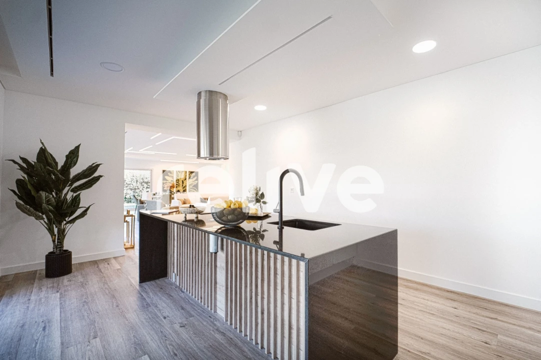 Moradia T4 para Venda em Charneca de Caparica e Sobreda Foto 11