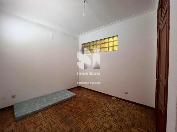 Apartamento T3 para Venda em Alijo Foto 11