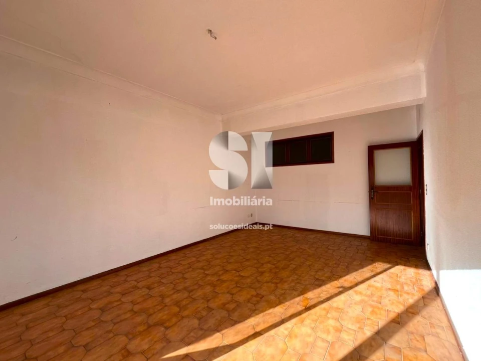 Apartamento T3 para Venda em Alijo Foto 7