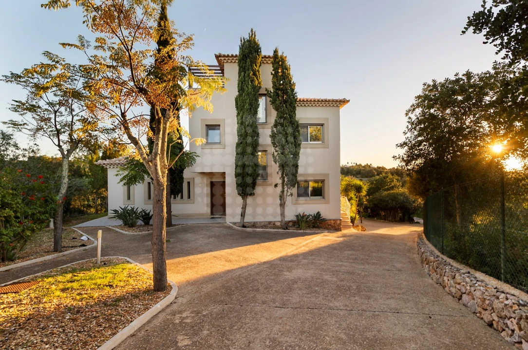 Moradia T5 para Venda em Guia Foto 1