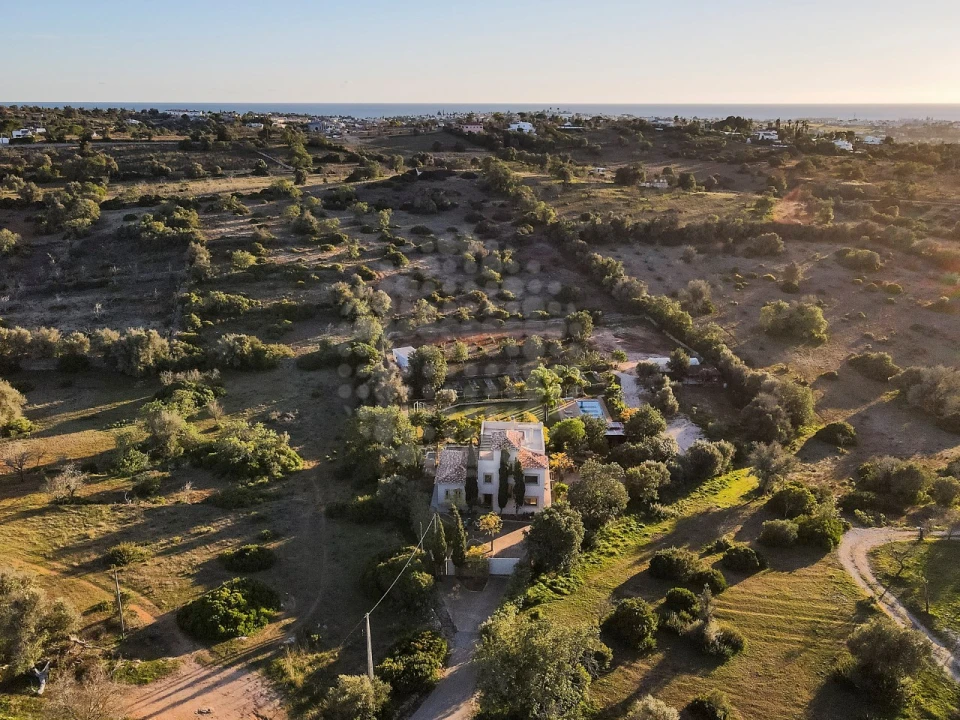 Moradia T5 para Venda em Guia Foto 3