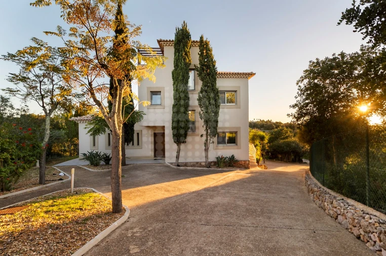 Moradia T5 para Venda em Guia Foto 1