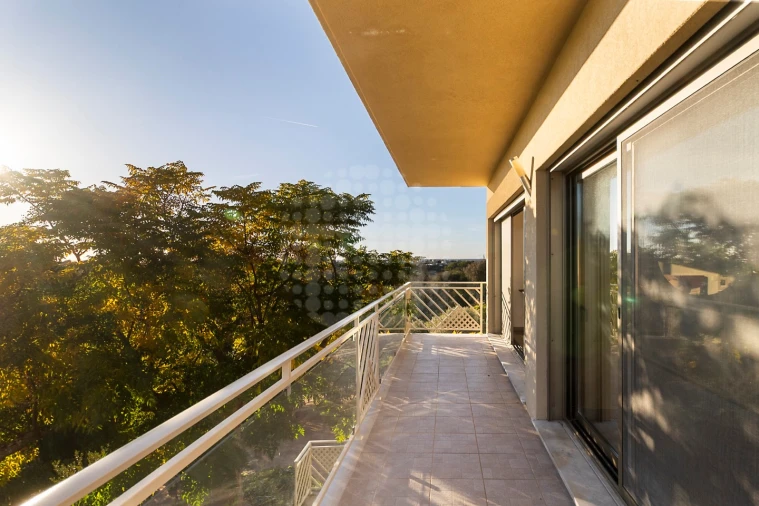 Moradia T5 para Venda em Guia Foto 29