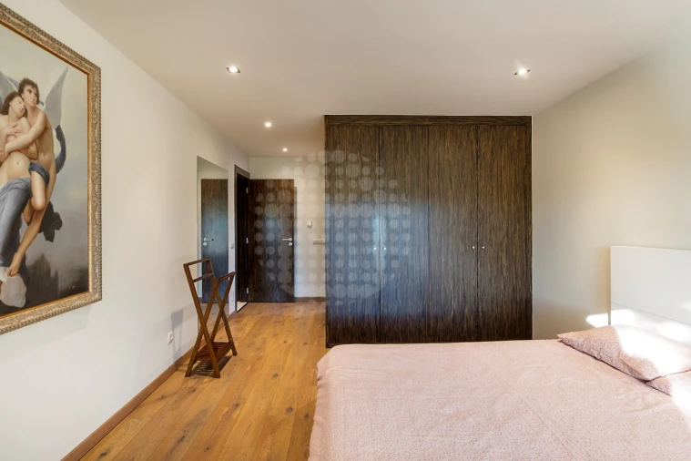 Moradia T5 para Venda em Guia Foto 34