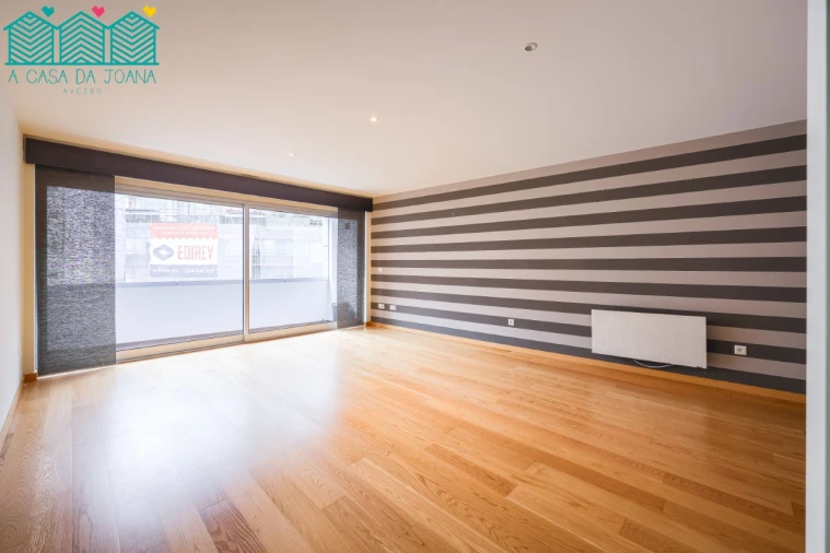 Apartamento T2 para Arrendamento em Glória e Vera Cruz