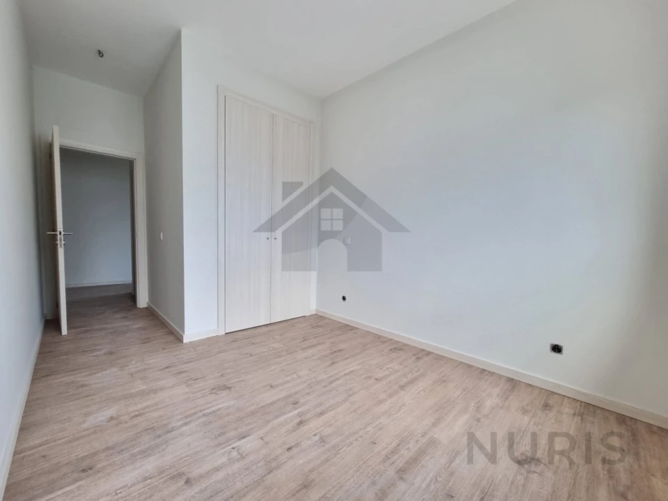Apartamento T4 para Venda em Portimão Foto 6