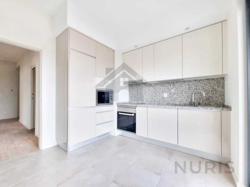 Apartamento T4 para Venda em Portimão Foto 9