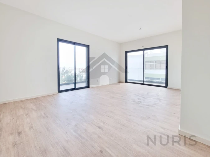 Apartamento T4 para Venda em Portimão Foto 2