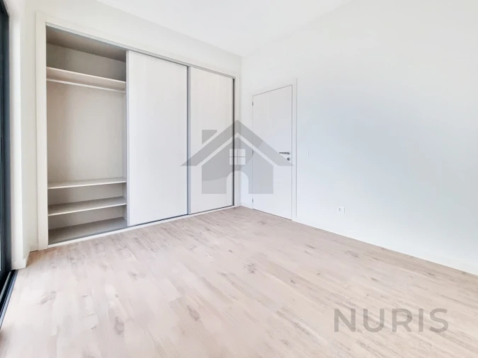 Apartamento T4 para Venda em Portimão Foto 4