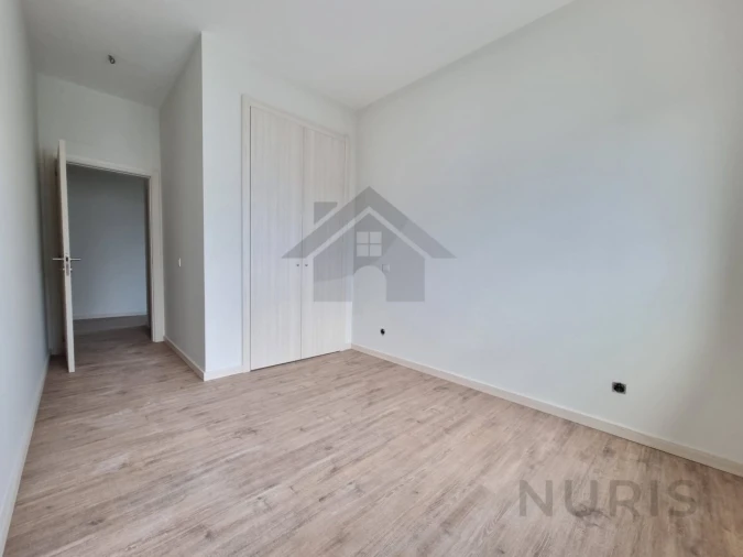 Apartamento T4 para Venda em Portimão Foto 6