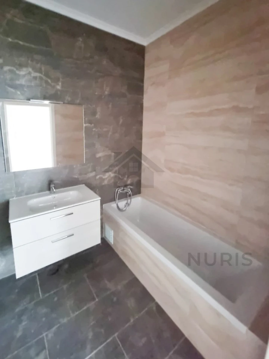 Apartamento T4 para Venda em Portimão Foto 8