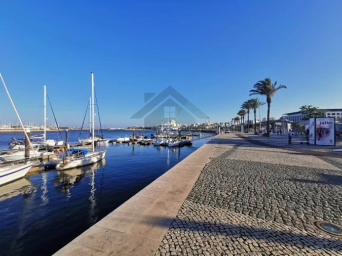 Apartamento T4 para Venda em Portimão Foto 12