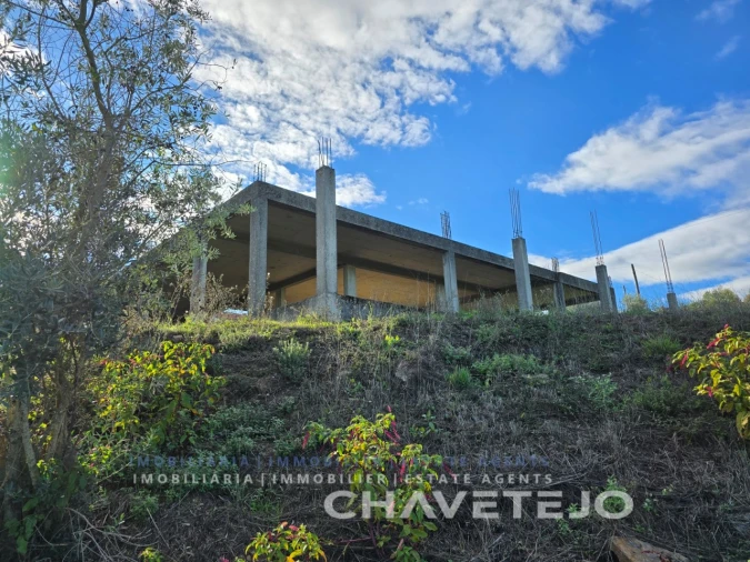 Terreno para Venda em Serra e Junceira Foto 8