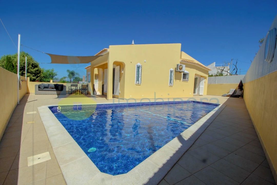 Moradia T3 para Venda em Albufeira e Olhos de Água Foto 1