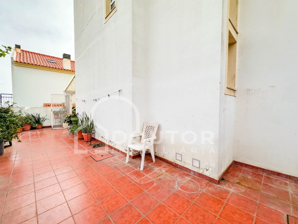 Moradia T3 para Venda em Caniço Foto 3