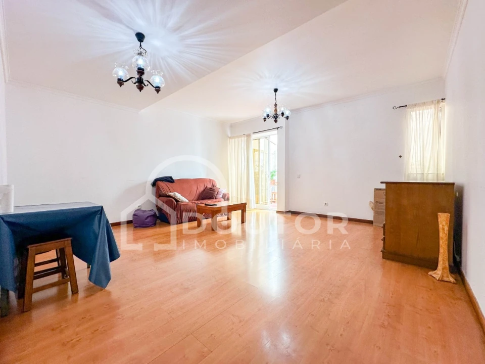 Moradia T3 para Venda em Caniço Foto 4