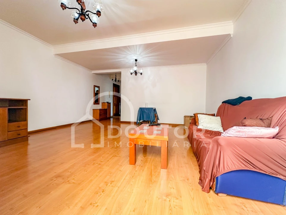 Moradia T3 para Venda em Caniço Foto 6