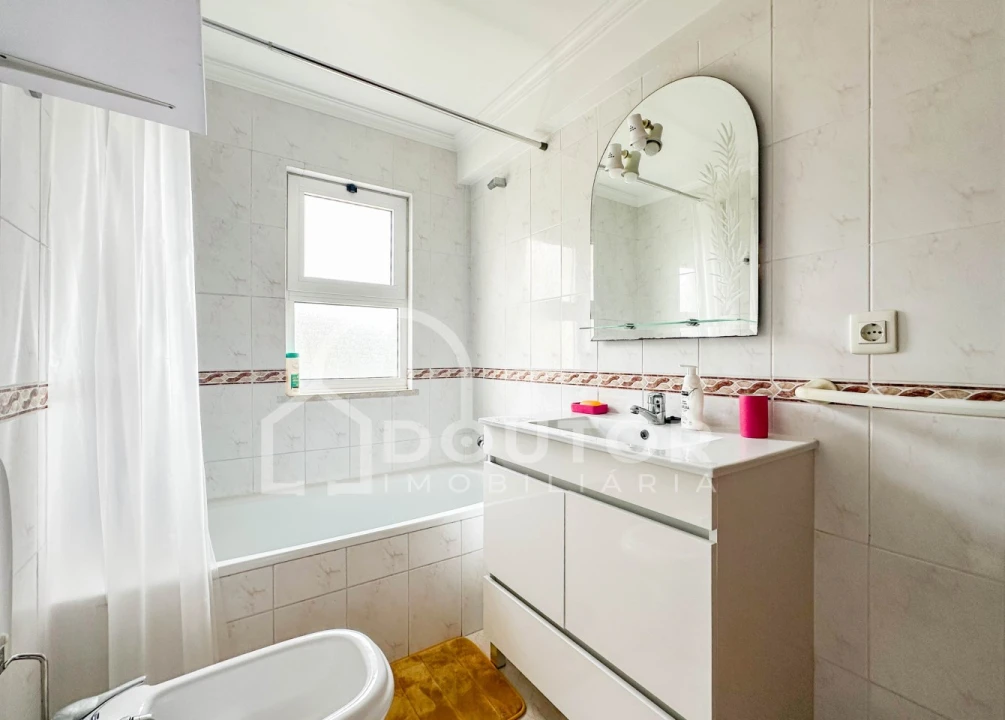 Moradia T3 para Venda em Caniço Foto 18