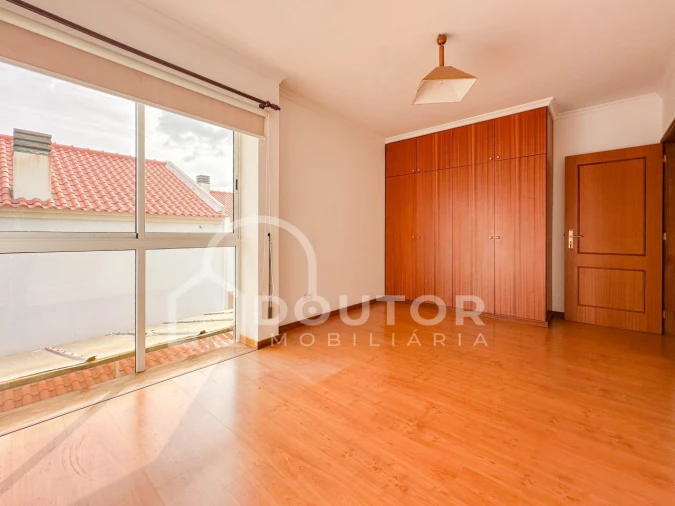 Moradia T3 para Venda em Caniço Foto 9