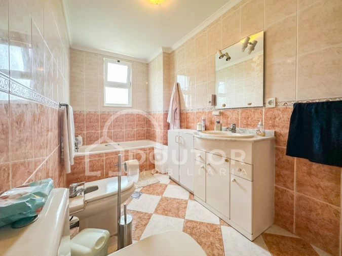 Moradia T3 para Venda em Caniço Foto 11