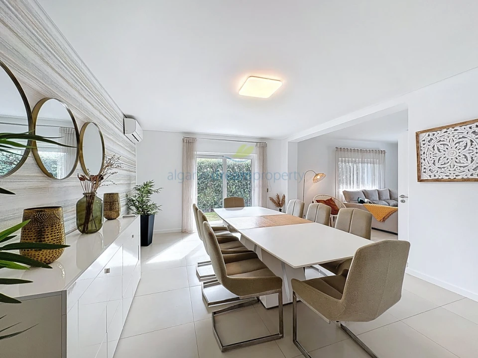 Moradia T4 para Venda em Albufeira e Olhos de Água Foto 8