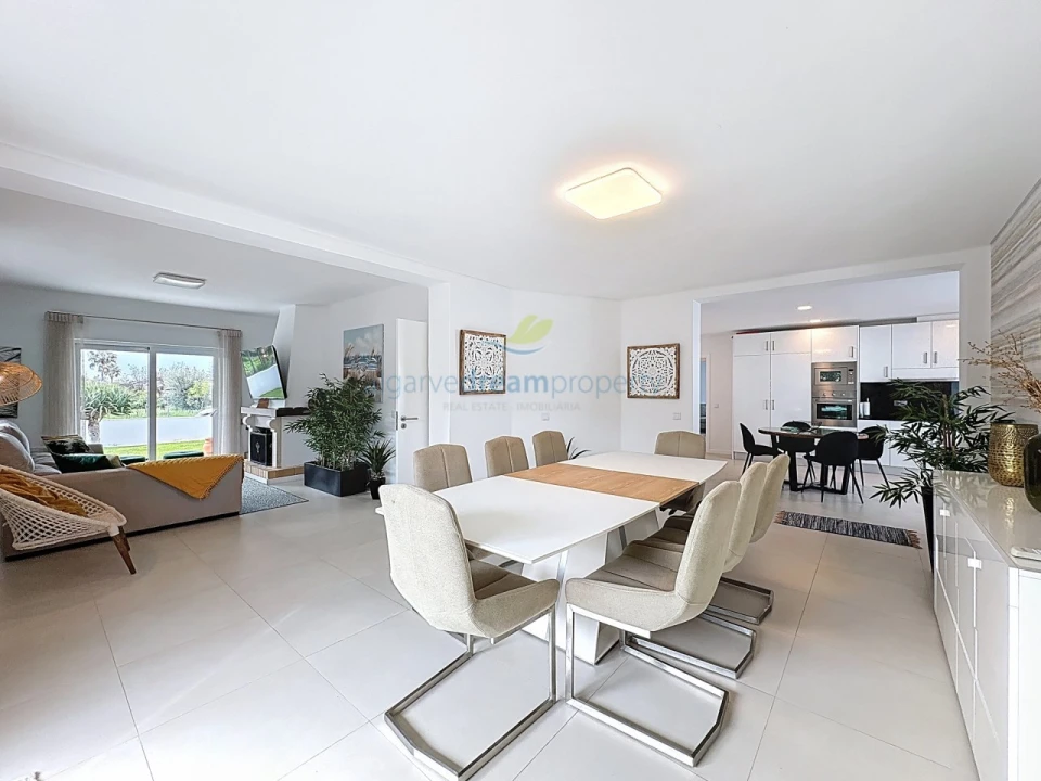 Moradia T4 para Venda em Albufeira e Olhos de Água Foto 11