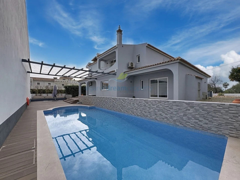 Moradia T4 para Venda em Albufeira e Olhos de Água Foto 44