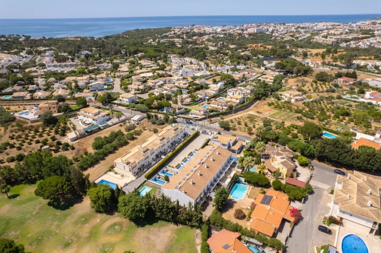 Moradia T4 para Venda em Albufeira e Olhos de Água Foto 3