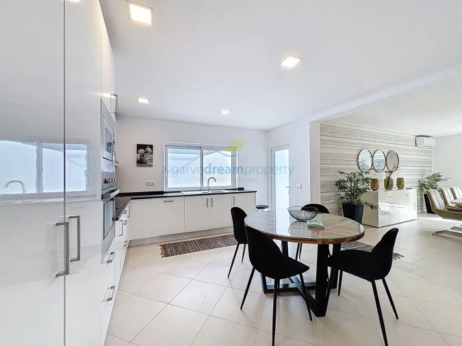 Moradia T4 para Venda em Albufeira e Olhos de Água Foto 18