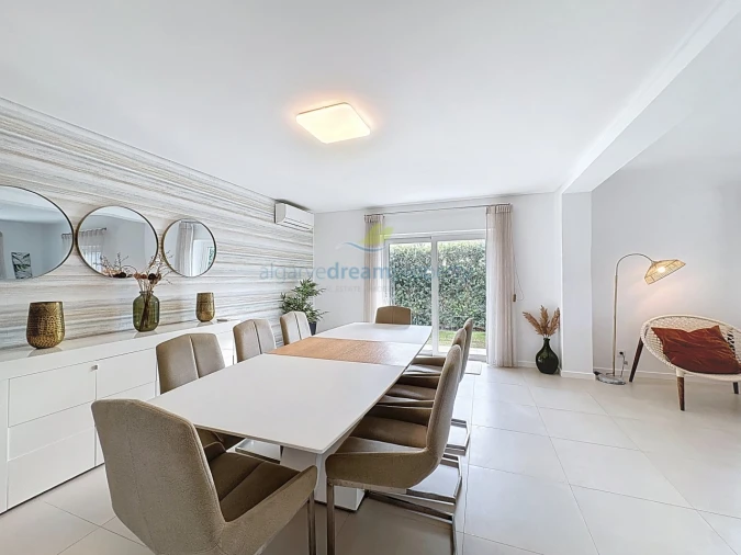 Moradia T4 para Venda em Albufeira e Olhos de Água Foto 9