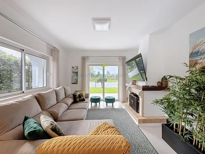 Moradia T4 para Venda em Albufeira e Olhos de Água Foto 12