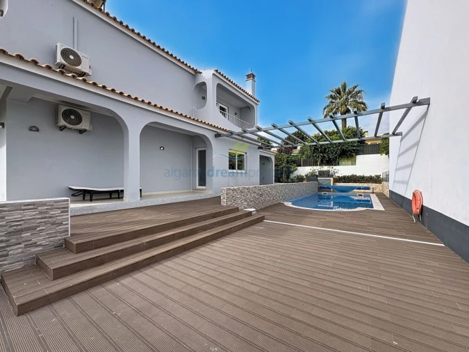 Moradia T4 para Venda em Albufeira e Olhos de Água Foto 46