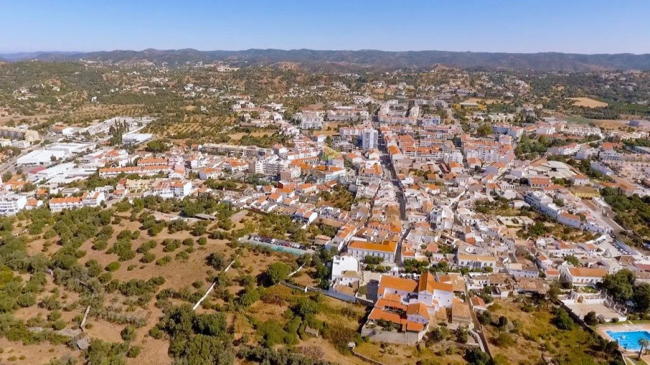 Apartamento T3 para Venda em São Brás de Alportel Foto 1
