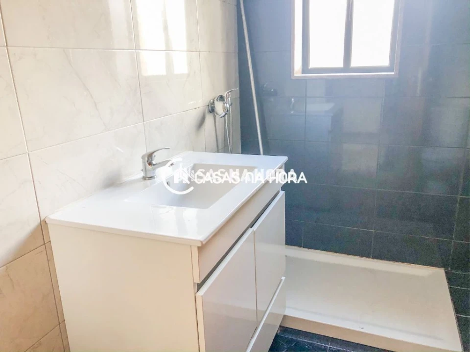 Apartamento T3 para Venda em Oliveira do Douro Foto 5