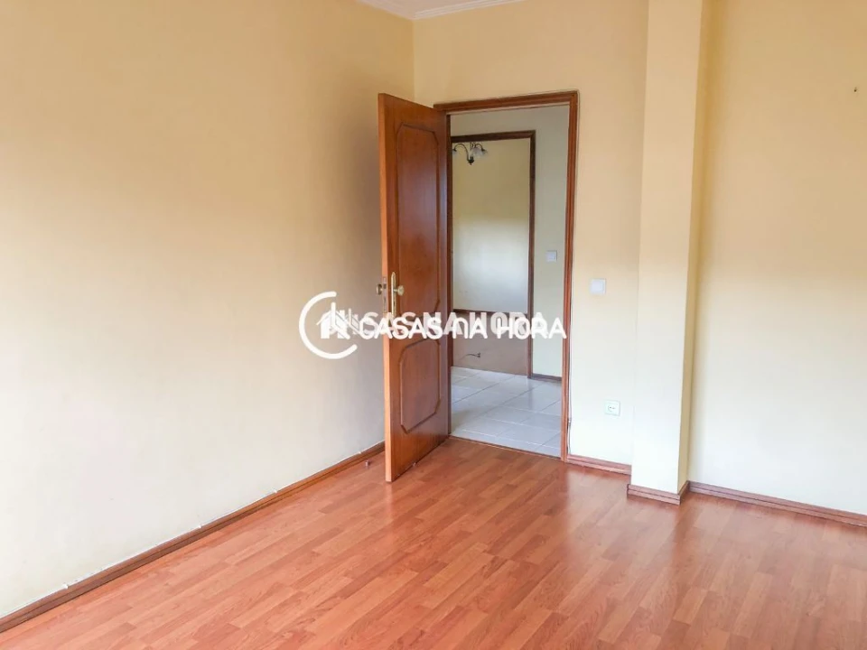 Apartamento T3 para Venda em Oliveira do Douro Foto 9