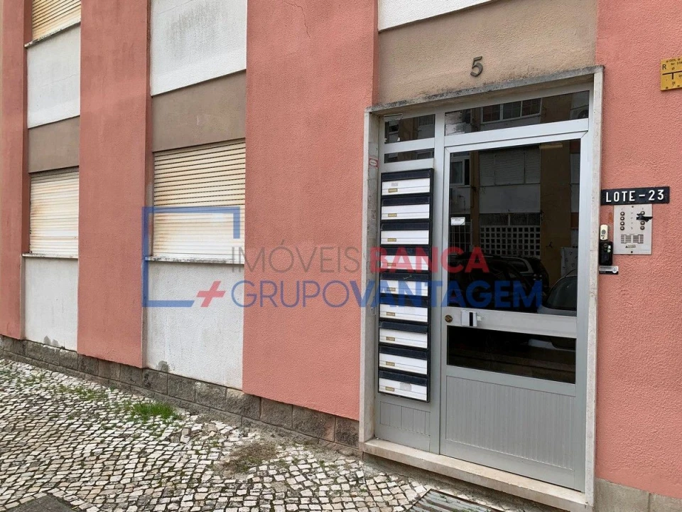 Apartamento T2 para Venda em Cacém e São Marcos Foto 13