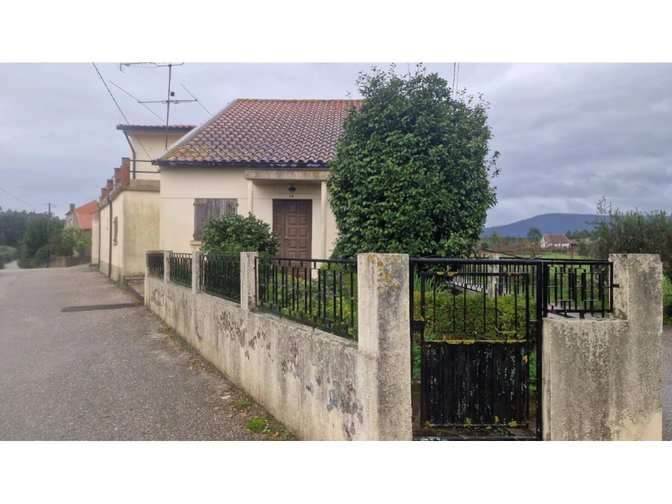 Moradia T5 para Venda em Vacariça Foto 1