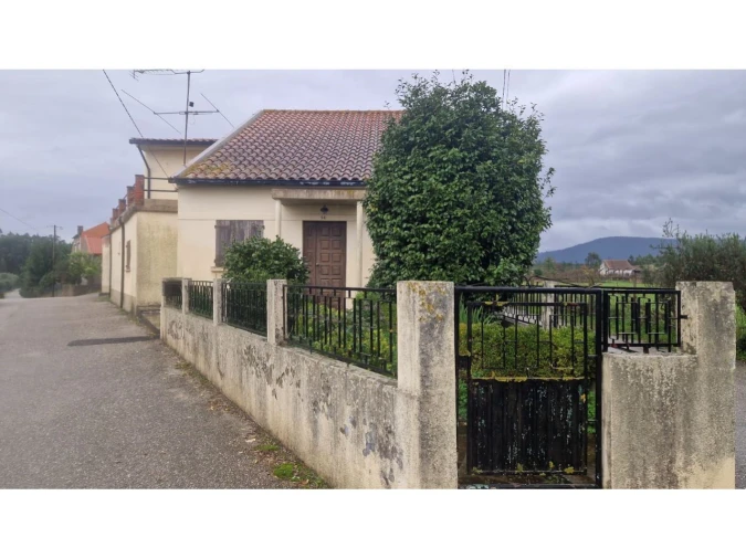 Moradia T5 para Venda em Vacariça Foto 1