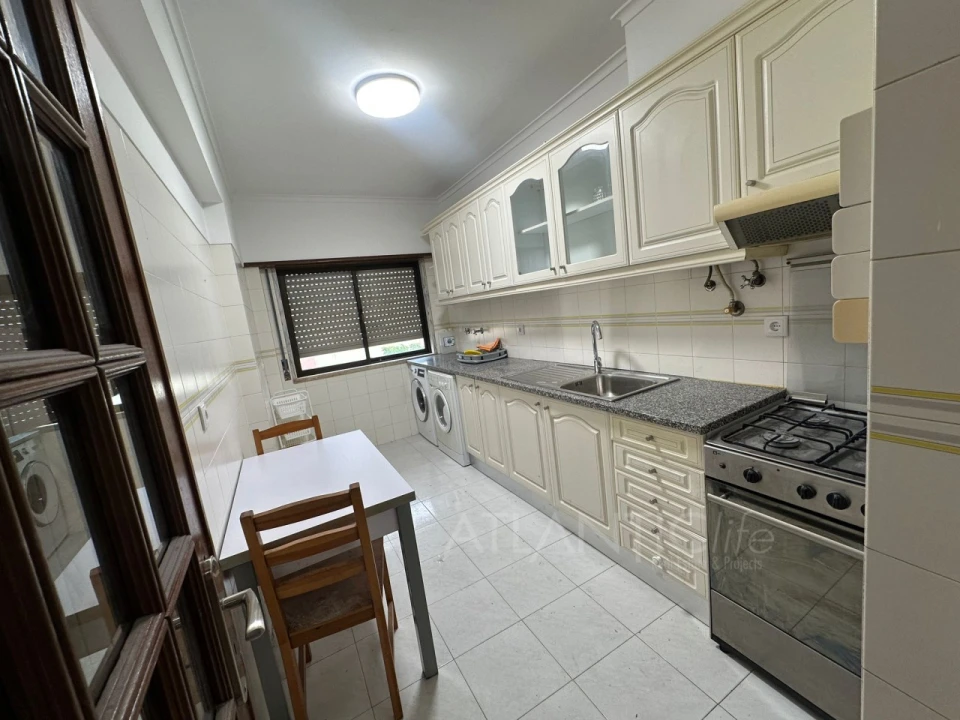 Apartamento para Venda em Cacém e São Marcos Foto 5