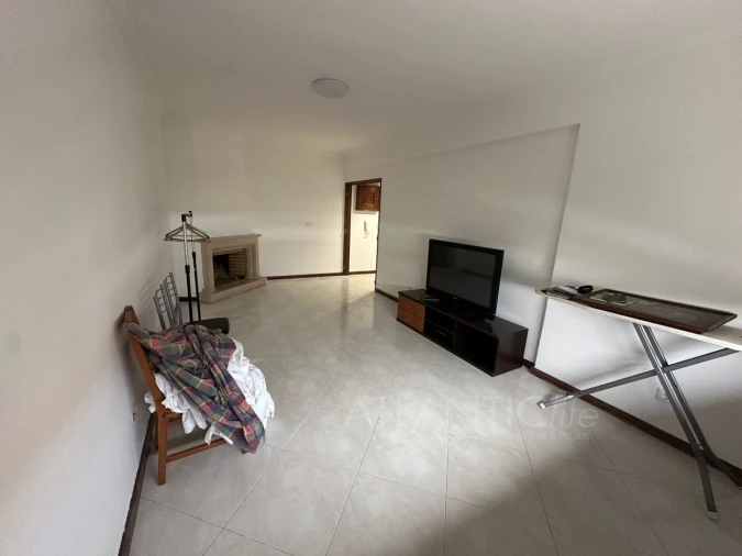 Apartamento para Venda em Cacém e São Marcos Foto 3