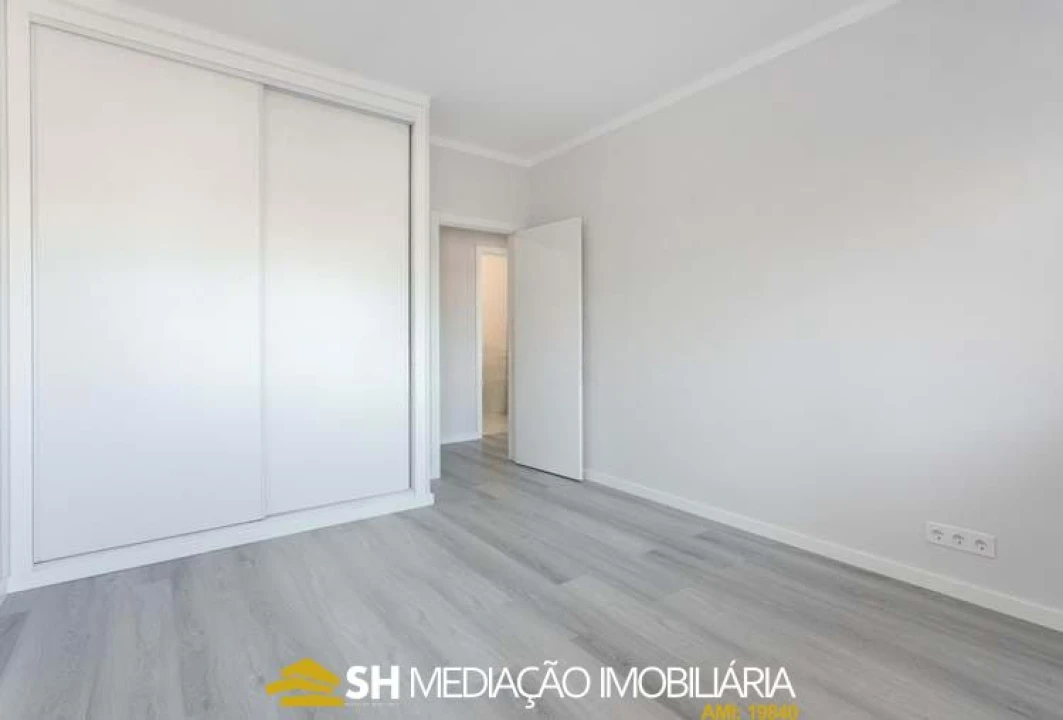 Apartamento T3 para Venda em Portimão Foto 19