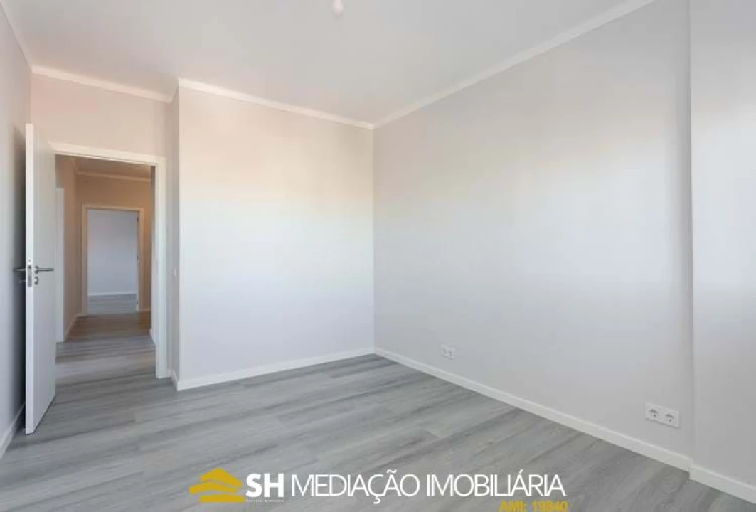Apartamento T3 para Venda em Portimão Foto 20