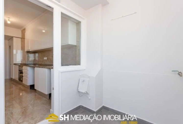 Apartamento T3 para Venda em Portimão Foto 11