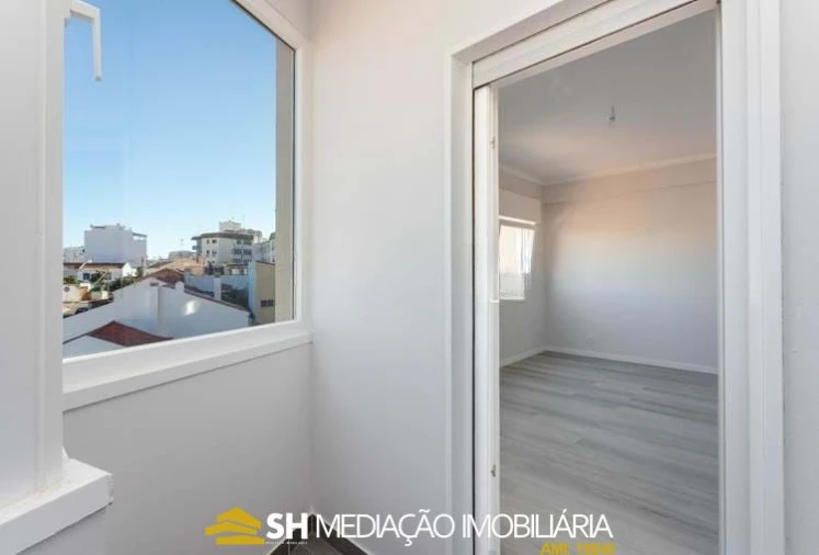 Apartamento T3 para Venda em Portimão Foto 12