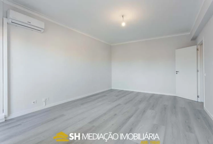 Apartamento T3 para Venda em Portimão Foto 14