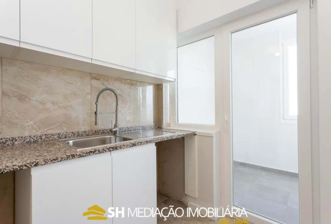Apartamento T3 para Venda em Portimão Foto 10