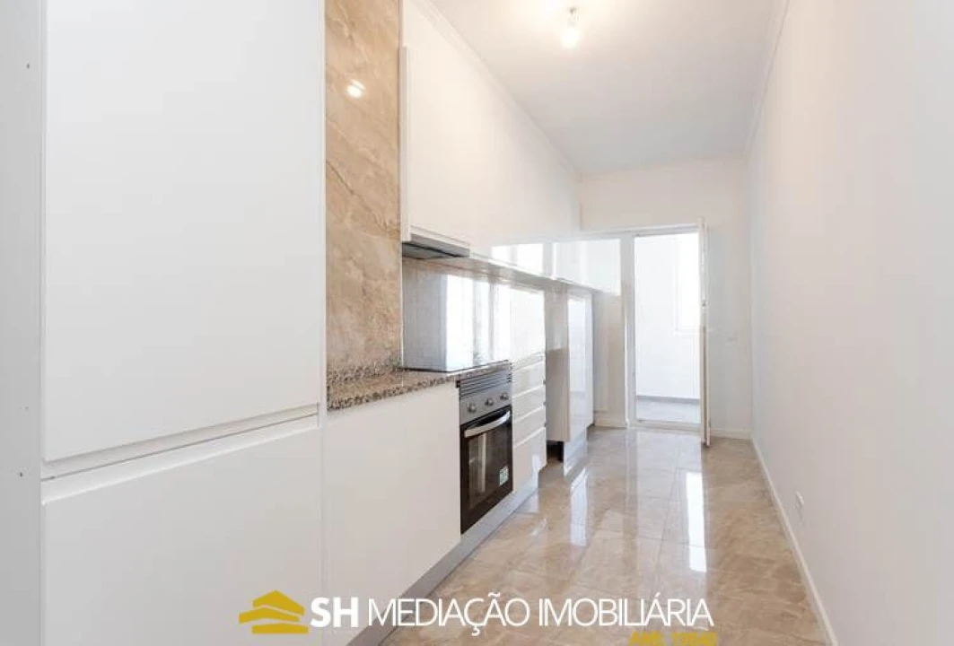 Apartamento T3 para Venda em Portimão Foto 7