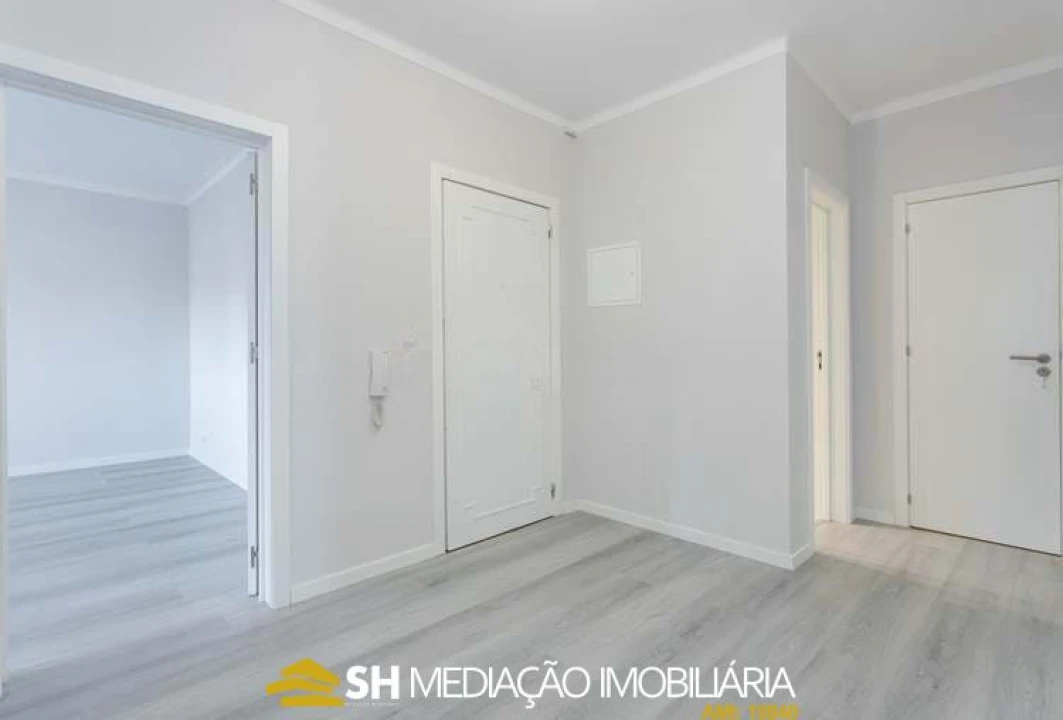 Apartamento T3 para Venda em Portimão Foto 6